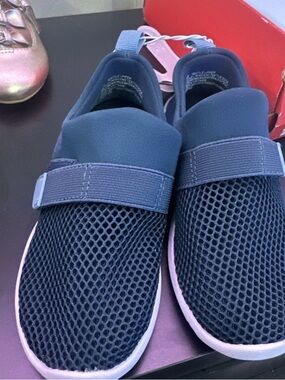 Cat & Jack Navy Mesh Kids Water Shoes with Strap